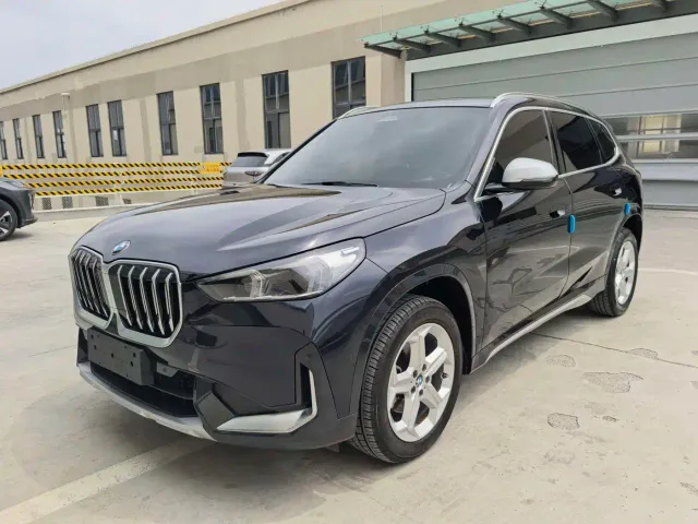 Фотография автомобиля — BMW X1