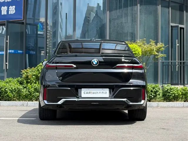 BMW 7 Series — Фото автомобиля 4