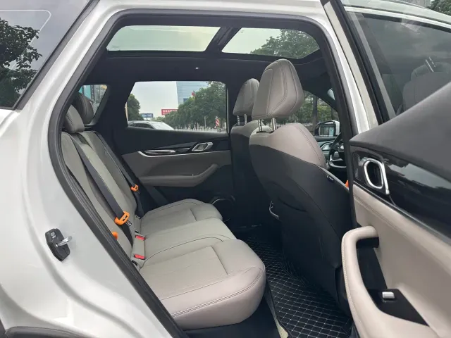 Geely Boyue L — Фото автомобиля 9