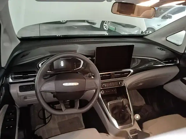 Maxus G50 — Фото автомобиля 9