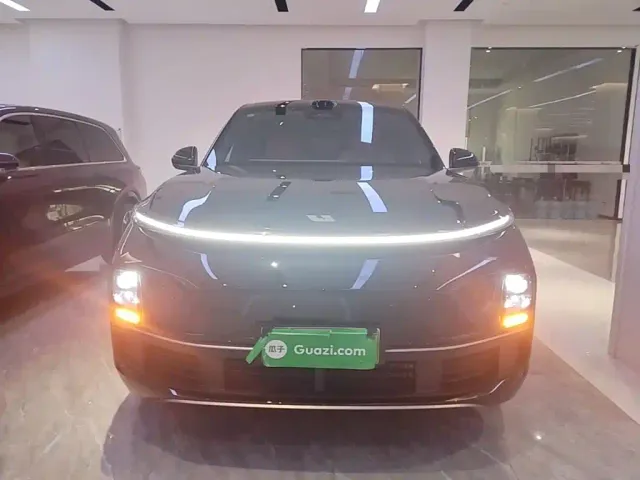 Li Auto L9 — Фото автомобиля 2