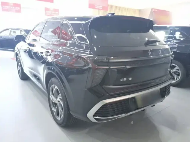 Hongqi HS3 PHEV — Фото автомобиля 4