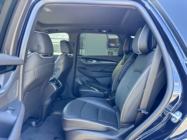 Buick Enclave — Фото автомобиля 8