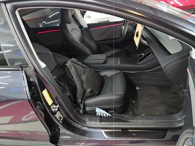 Tesla Model 3 — Фото автомобиля 24
