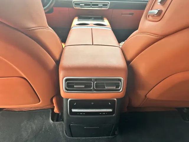 Li Auto L7 — Фото автомобиля 18