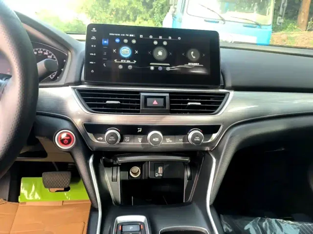 Honda Accord — Фото автомобиля 12