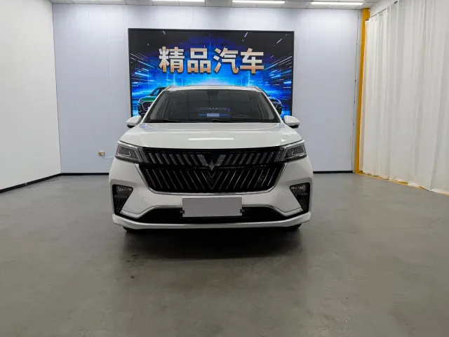 Wuling Jiachen — Фото автомобиля 3