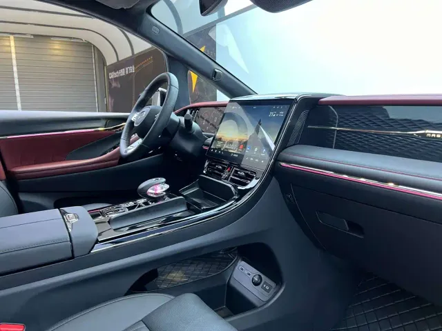 GAC Trumpchi M8 — Фото автомобиля 9