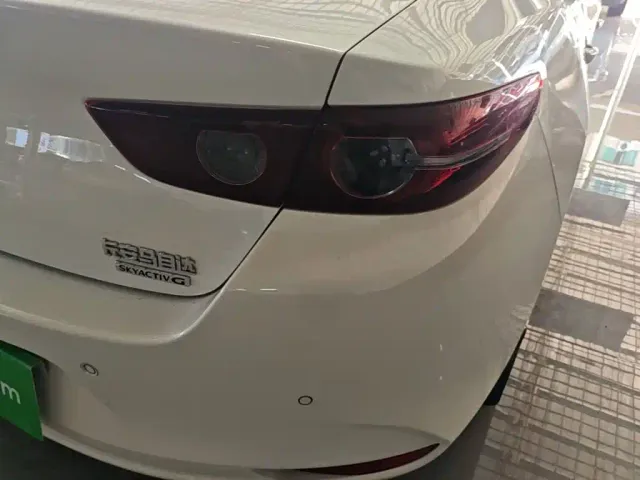 Mazda Axela — Фото автомобиля 7