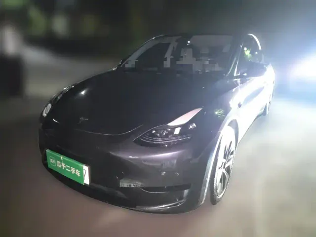 Фотография автомобиля — Tesla Model Y