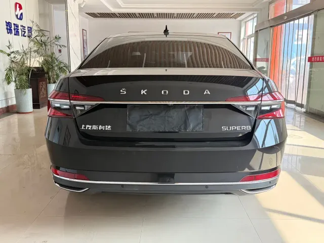 Skoda Superb — Фото автомобиля 5