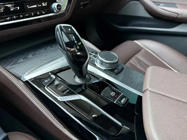BMW 5 Series — Фото автомобиля 14