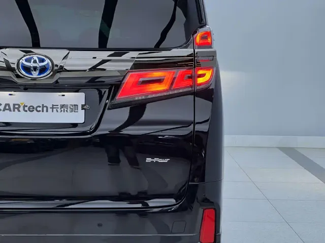 Toyota Vellfire — Фото автомобиля 8