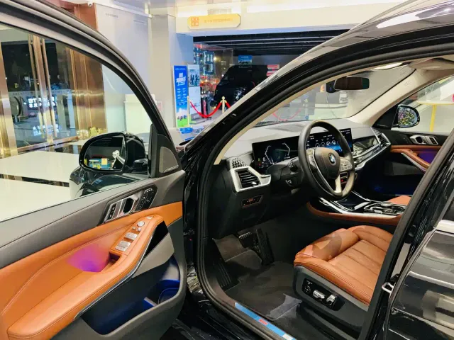 BMW X7 — Фото автомобиля 7