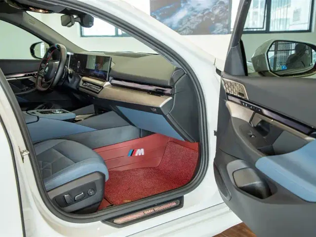 BMW 5 Series — Фото автомобиля 20