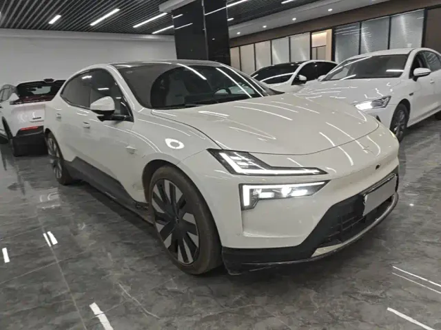 Polestar 4 — Фото автомобиля 3