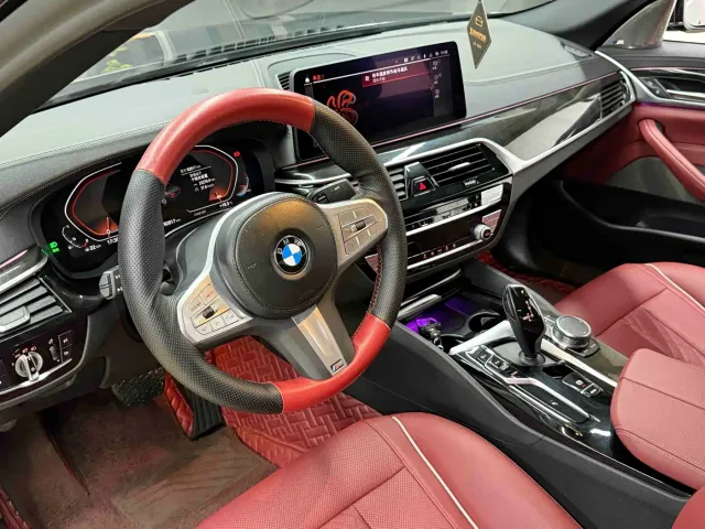 BMW 5 Series — Фото автомобиля 12