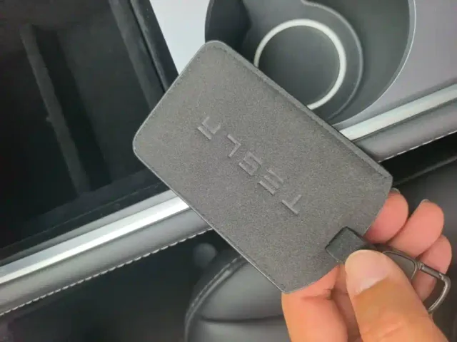 Tesla Model Y — Фото автомобиля 8