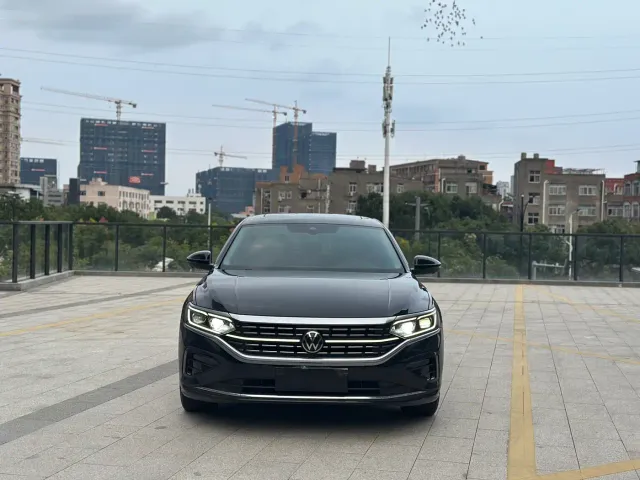 Volkswagen Passat — Фото автомобиля 2