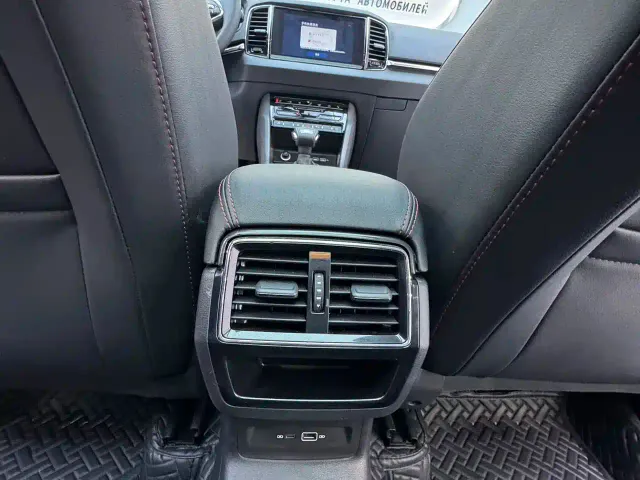 Skoda Karoq — Фото автомобиля 12