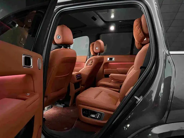 Li Auto Li L8 2023 Pro — Фото автомобиля 6