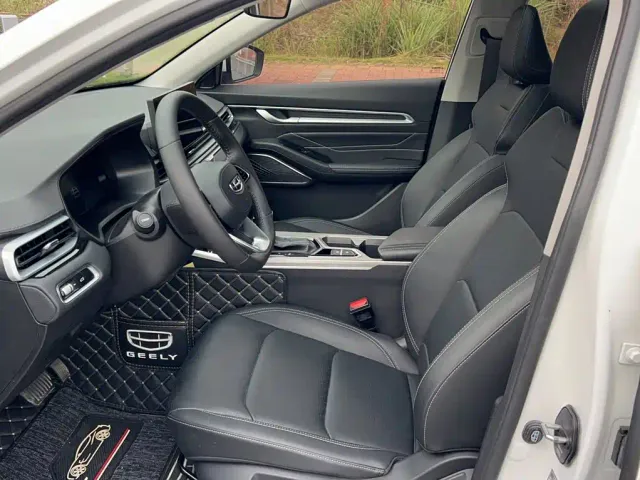 Geely Emgrand — Фото автомобиля 3