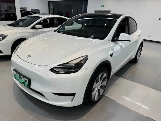 Фотография автомобиля — Tesla Model Y