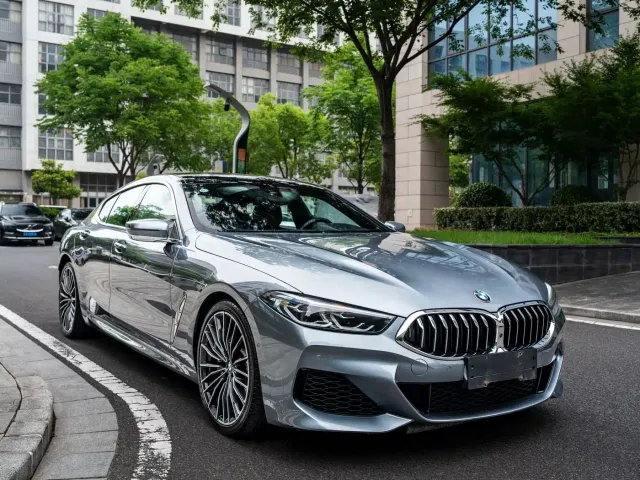 BMW 8 Series — Фото автомобиля 3