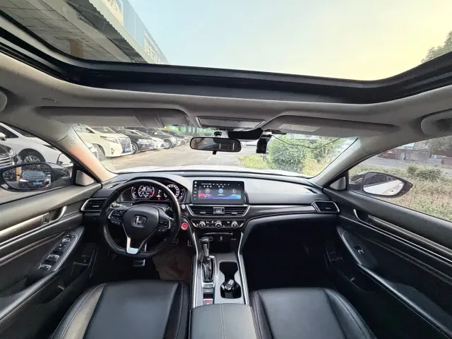Honda Accord — Фото автомобиля 4