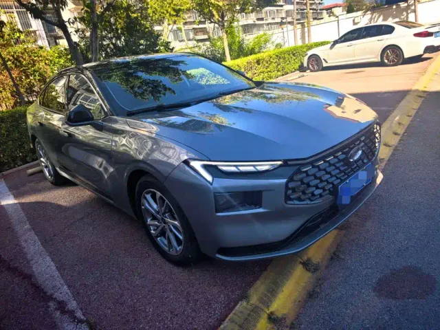 Ford Mondeo — Фото автомобиля 3