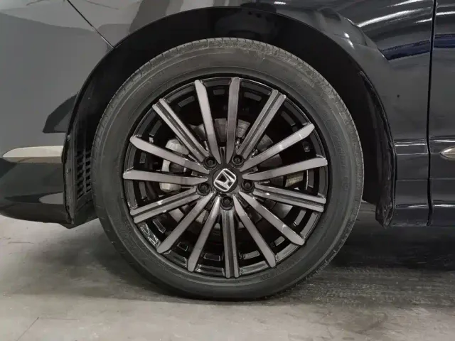 Honda Elysion — Фото автомобиля 17