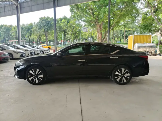 Nissan Teana — Фото автомобиля 4