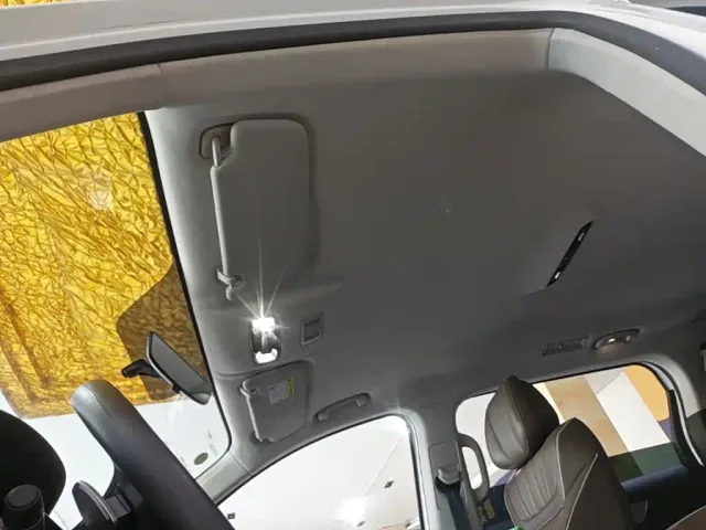 Roewe iMAX8 — Фото автомобиля 17