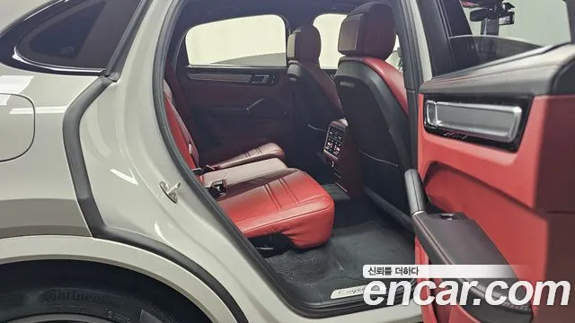 Porsche Cayenne — Фото автомобиля 11