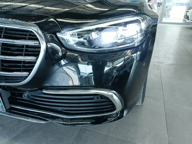 Mercedes-Benz S-Class — Фото автомобиля 23
