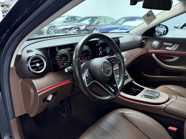Mercedes-Benz E-Class — Фото автомобиля 5