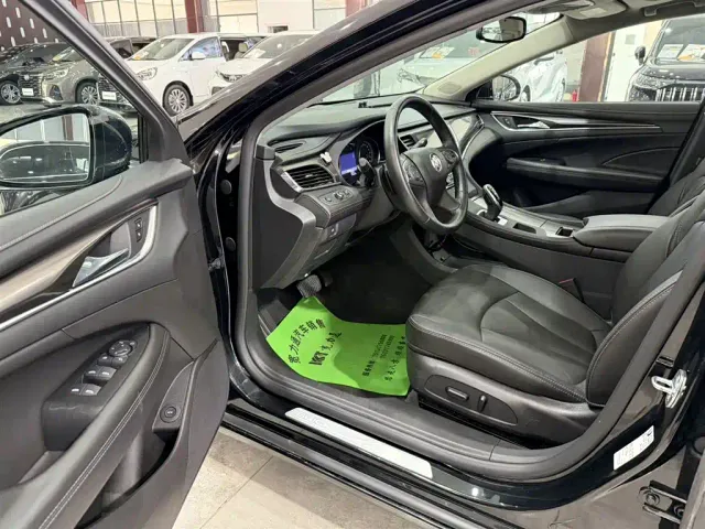 Buick LaCrosse — Фото автомобиля 8