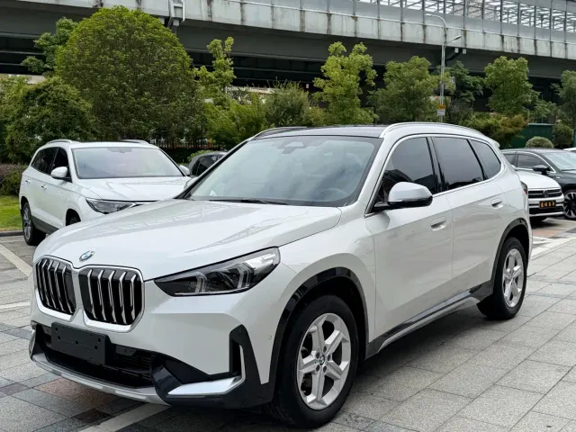 Фотография автомобиля — BMW X1