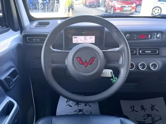 Wuling Zhiguang NEV — Фото автомобиля 4