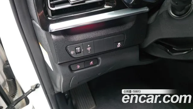 Kia Niro — Фото автомобиля 20