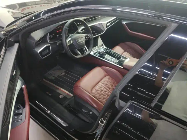Audi A7L — Фото автомобиля 9