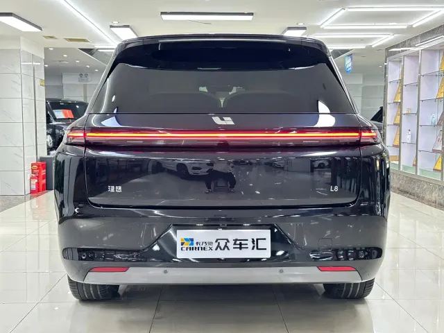 Li Auto L8 — Фото автомобиля 5