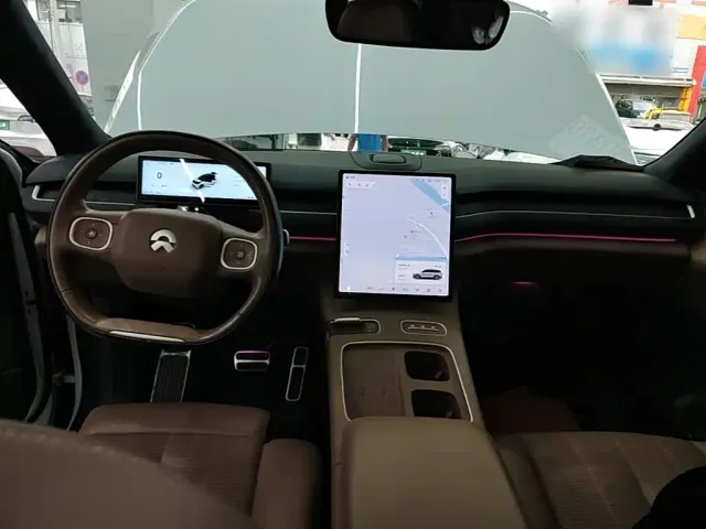 Nio ES8 — Фото автомобиля 9