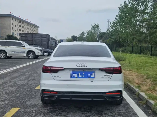 Audi A4L — Фото автомобиля 9