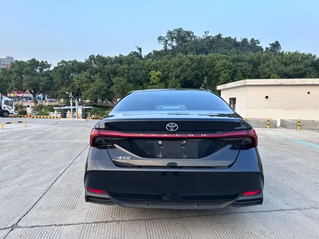 Toyota Avalon — Фото автомобиля 8