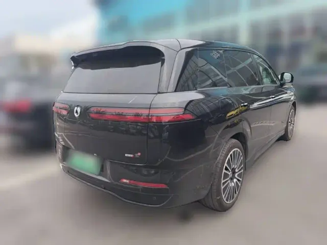 Denza Denza N8L 2025 Standard — Фото автомобиля 9