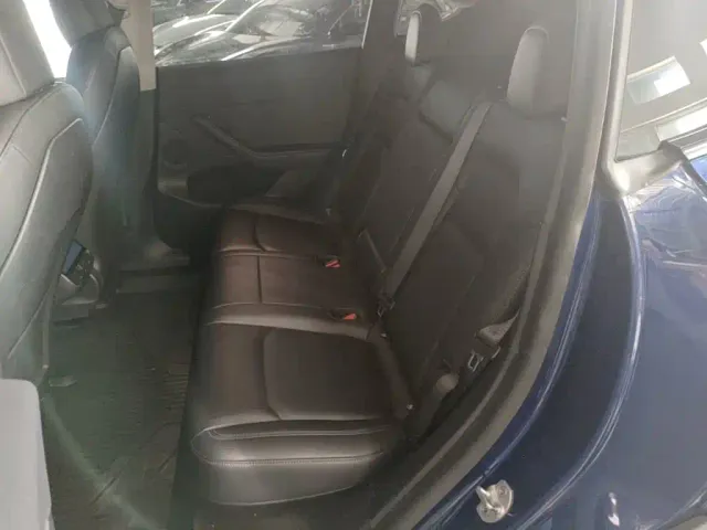 Tesla Model Y 2021 Performance High-Performance AWD — Фото автомобиля 16