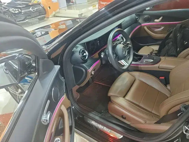 Mercedes-Benz E-Class — Фото автомобиля 15
