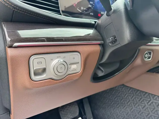 Mercedes-Benz GLE-Class — Фото автомобиля 8