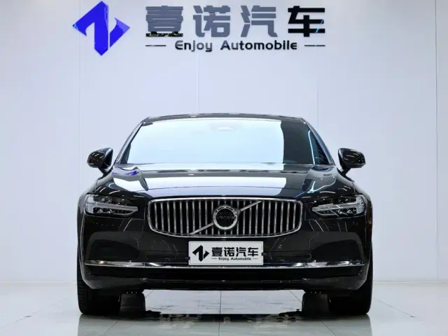 Volvo S90 — Фото автомобиля 2